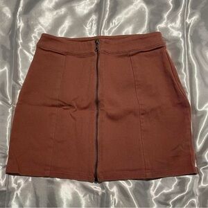 Mauve pink mini skirt with zipper